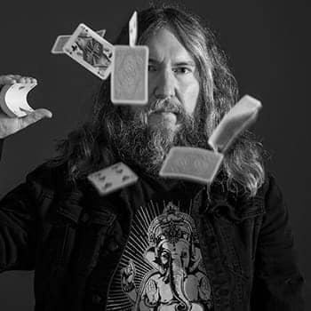 Memory training feature image of Anthony Metivier springing playing cards to illustrate how memory athletes memorize anything fast