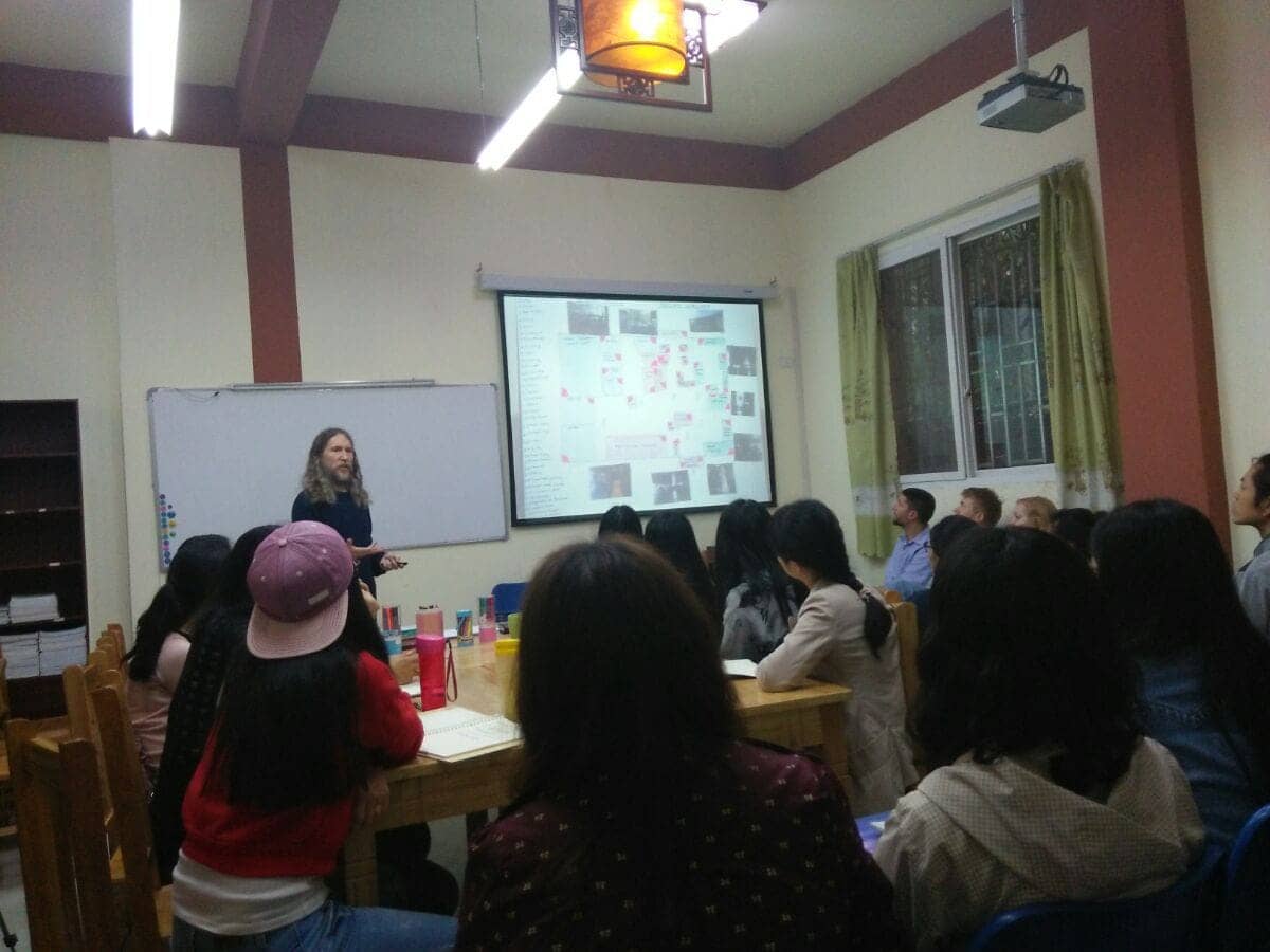 Anthony Metivier teaching memory techniques in Guilin China, inspired by Jonathan D. Spence's study of Matteo Ricci
